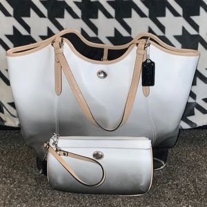 Coach black and white ombré purse with wristlet